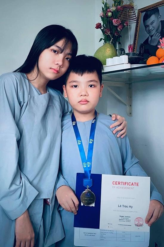 Con trai Vân Quang Long đón tuổi mới-5