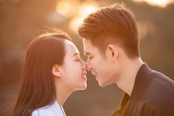 Đang bái gia tiên thì chị dâu lăn ra ngất, 10 phút sau mẹ tôi bắt hủy hôn-1