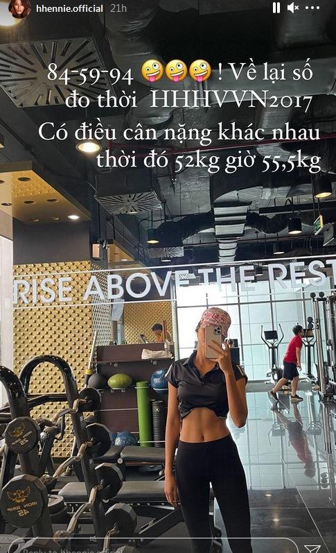 HHen Niê tự đam mê body nóng bỏng và làn da đen cháy của mình-1