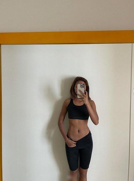 HHen Niê tự đam mê body nóng bỏng và làn da đen cháy của mình-4