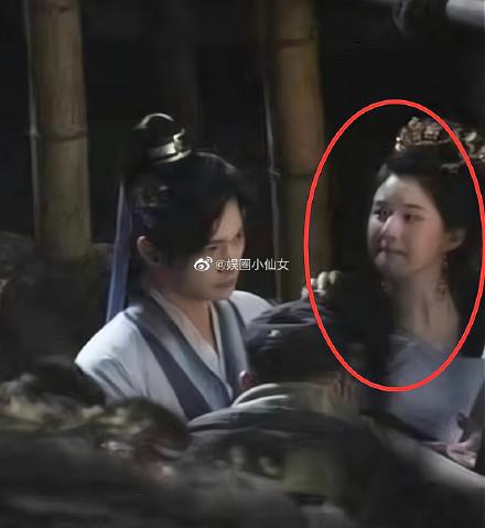 Dương Dương đẹp không góc chết khiến bạn diễn bị dìm hàng thấy thương-5