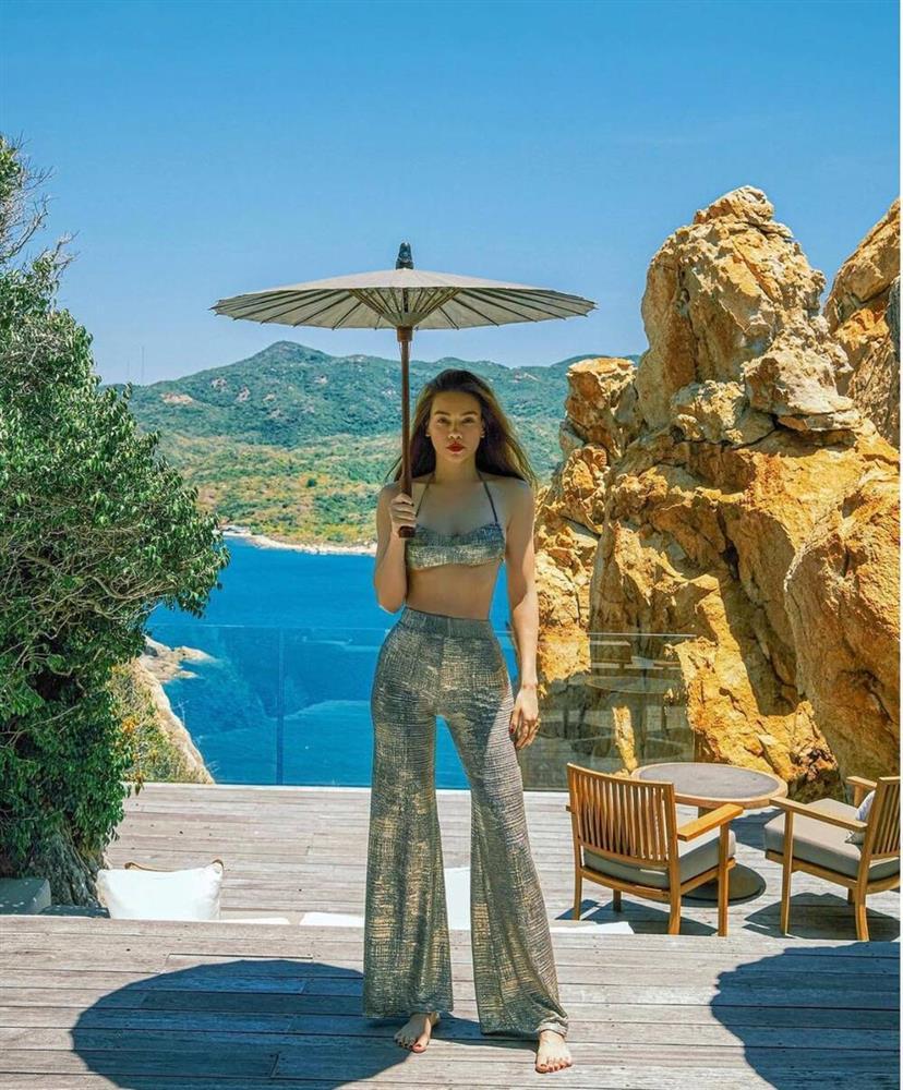 Hồ Ngọc Hà diện bikini khoe vòng 1 căng đét chuẩn bỉm sữa-1