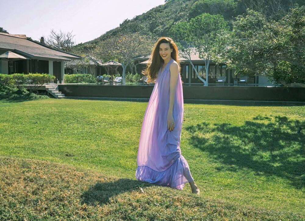 Hồ Ngọc Hà diện bikini khoe vòng 1 căng đét chuẩn bỉm sữa-5