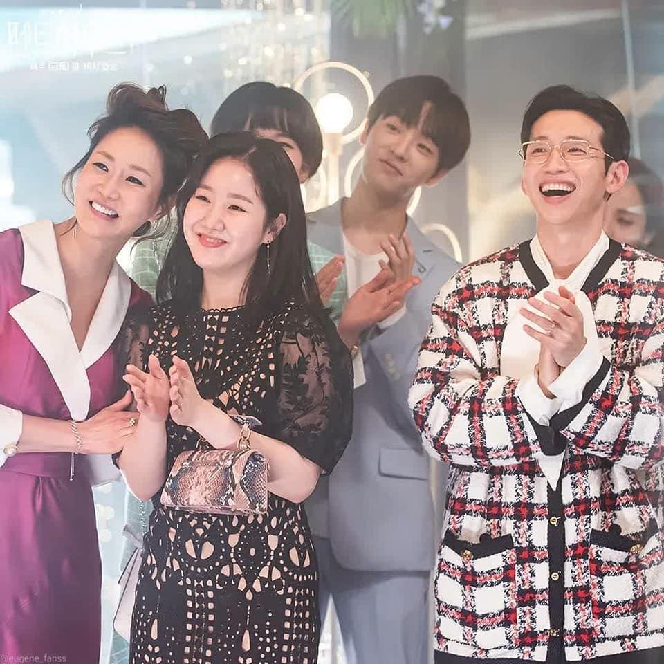 Đám cưới sặc mùi sát khí của cặp đôi ác ma Penthouse-11