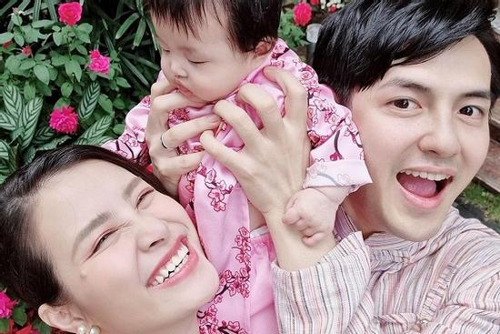 Đông Nhi bị góp ý khi 'xây nhà online' cho con gái