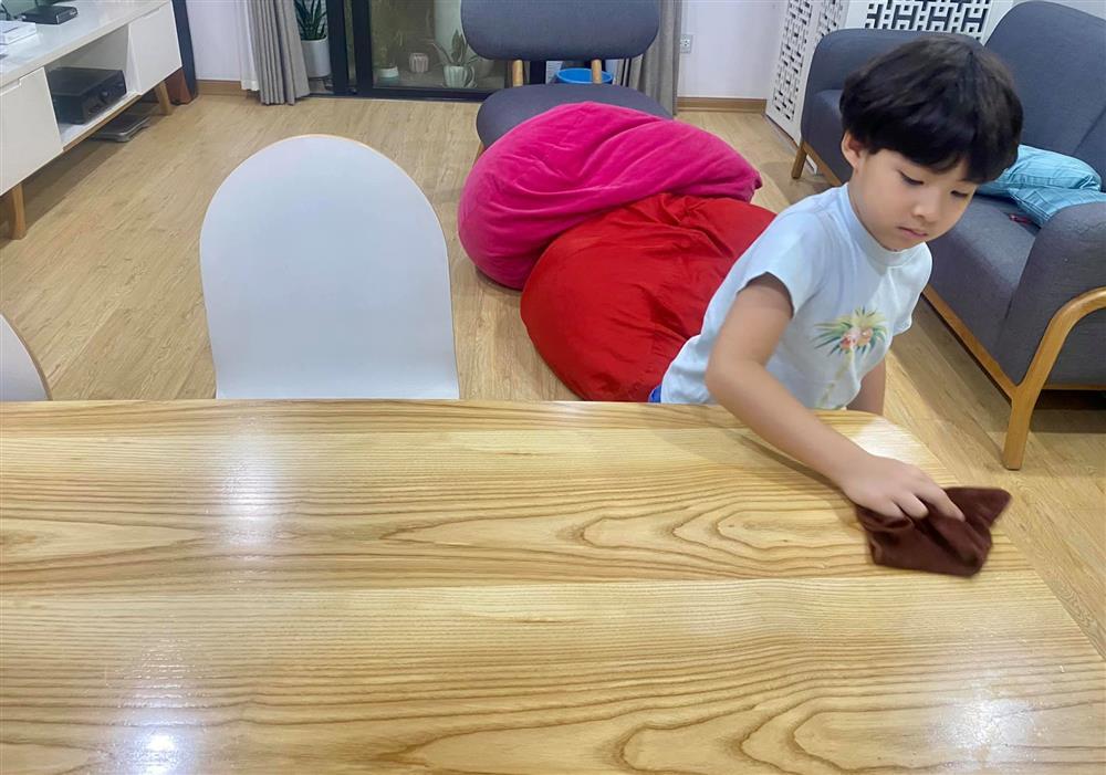 Hình phạt của Đan Lê khi quý tử lười học và nói dối-1