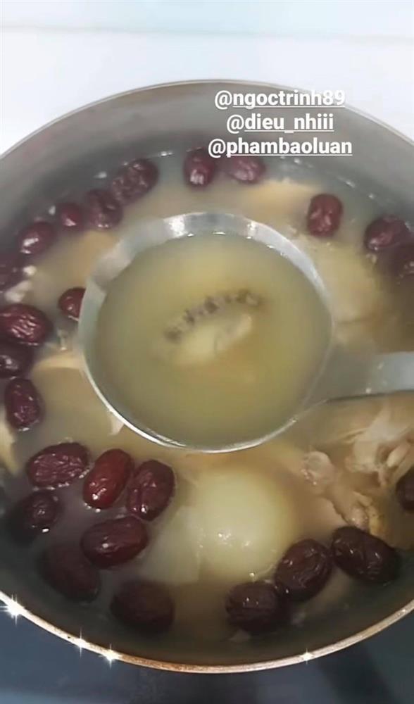 Thuý Kiều được Ngọc Trinh yêu quý vì chăm sóc sếp tận tình-7