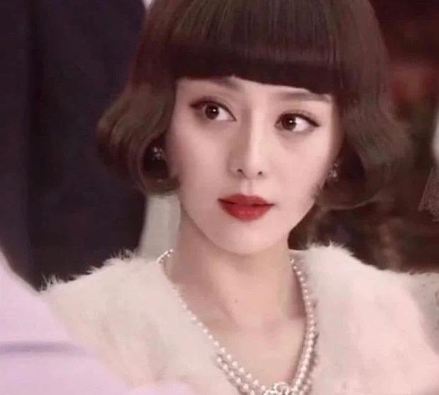 Địch Lệ Nhiệt Ba càng ngày càng mất chất, cố tình copy Phạm Băng Băng và Lisa?-3