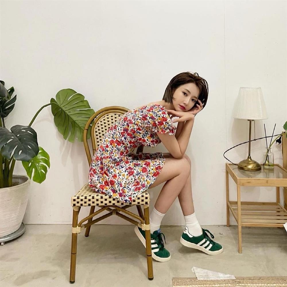 Style sao Hàn: Song Hye Kyo leo top 1 tìm kiếm chỉ với ảnh hậu trường-9