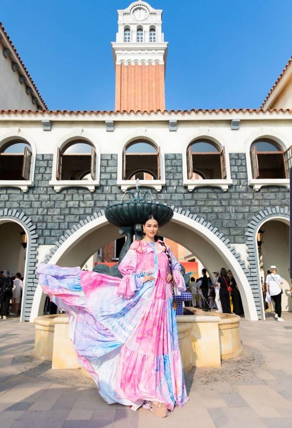 Sánh đôi cùng Ông Cao Thắng, Đông Nhi gây sốt với body nuột nà sau sinh-8