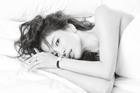 Style sao Hàn: Song Hye Kyo leo top 1 tìm kiếm chỉ với ảnh hậu trường