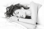 Song Hye Kyo khiến antifan á khẩu khi mẫu túi cô đeo lại cháy hàng trong 1 nốt nhạc-9