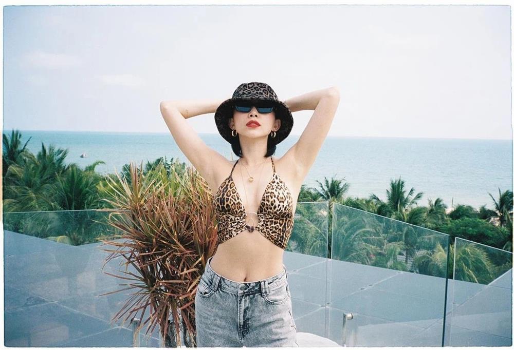 Tóc Tiên bị Mai Davika chặt đẹp khi đụng bộ bikini như găng tay rửa bát-3