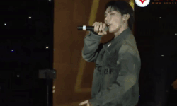 Erik ngã 2 lần trong một đêm diễn-1