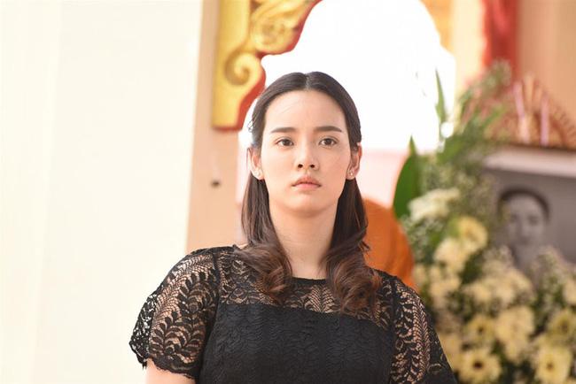 Con ốm đi viện, chồng mải hú hí bên nhân tình, vợ liền hành động cực rắn-1