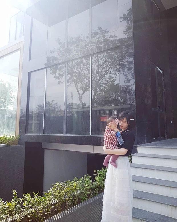 Hot girl Tú Linh khoe biệt thự triệu đô sát hồ Tây, nhìn góc nào cũng choáng ngợp-3