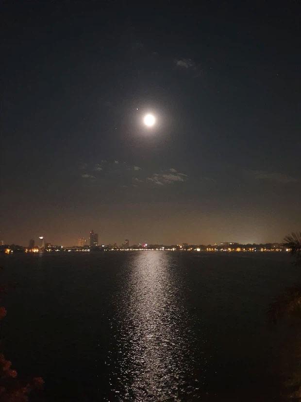 Hot girl Tú Linh khoe biệt thự triệu đô sát hồ Tây, nhìn góc nào cũng choáng ngợp-9