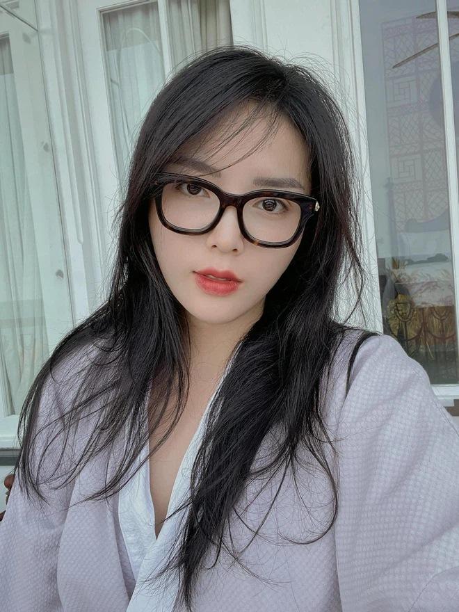 Kỳ Duyên bùng nổ visual chỉ với khoảnh khắc mặt mộc tô son-3