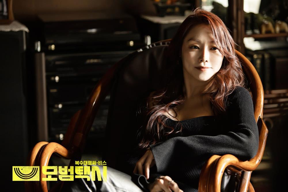 Esom, Pyo Ye Jin và Cha Ji Yeon phá vỡ định kiến phái yếu trong Taxi Driver-4