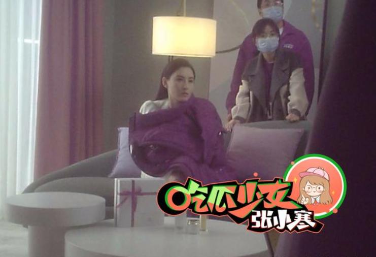 Trương Bá Chi bụng to vượt mặt dù phủ nhận mang thai lần 4-4