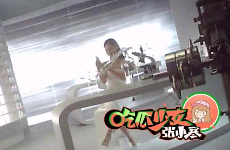 Trương Bá Chi bụng to vượt mặt dù phủ nhận mang thai lần 4-6