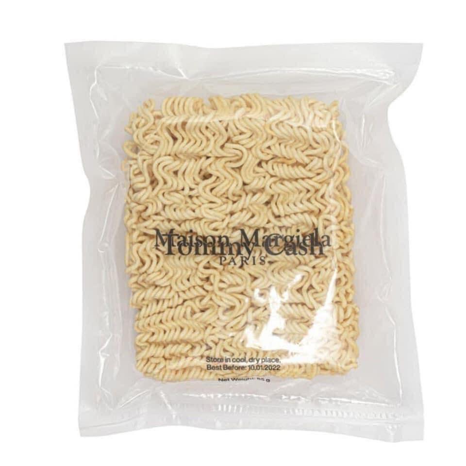 Gói mì tôm 300k và những món ăn có tên vỉa hè mà đắt không tưởng-1