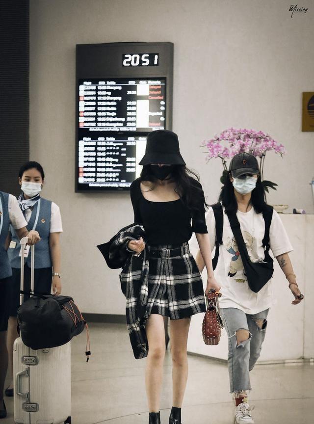 Dương Mịch tạo trend vòng eo manga dễ gây tổn thương cột sống-4