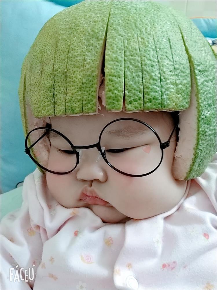 50 sắc thái hài hước của em bé khi có mẹ cứ hở ra là hóa trang cho con-1