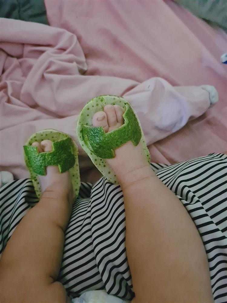 50 sắc thái hài hước của em bé khi có mẹ cứ hở ra là hóa trang cho con-11