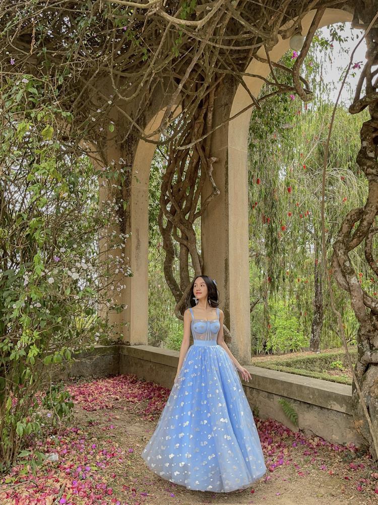 Nàng 9x đẹp như Công chúa ngủ trong rừng ở điểm check-in cổ kính Đà Lạt-1