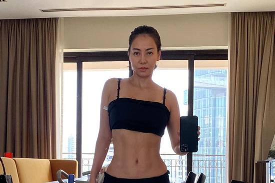 Thu Minh bị phán hút mỡ bụng hết 10.000 USD