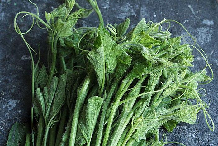 Rau bí xào cứ bị úa vàng, đầu bếp mách tuyệt chiêu rau luôn xanh lại giòn ngon-1