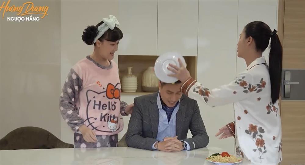 Thu Trang kể hậu trường hài hước màn úp đĩa mì lên đầu Việt Anh-2