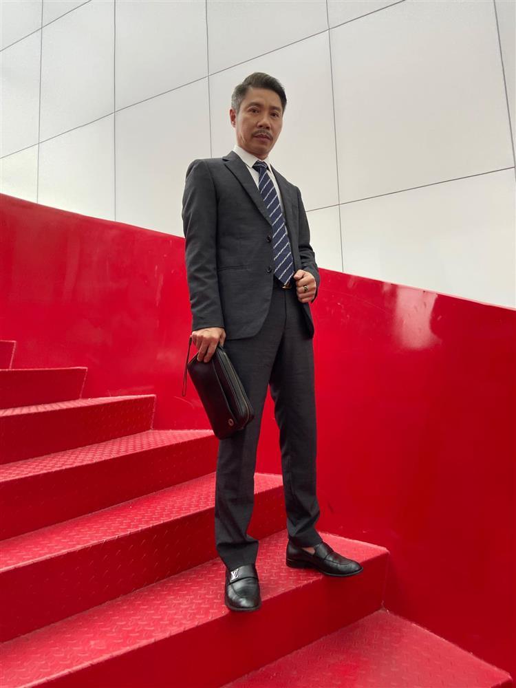 Lấy vợ trẻ, Công Lý tậu loạt đồ hiệu toàn vài chục triệu một món-13