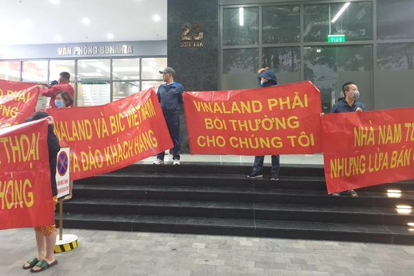 Hi hữu: Người đàn ông bị 1 lá cây rơi trúng bất tỉnh, thủ phạm nhìn thất kinh-2