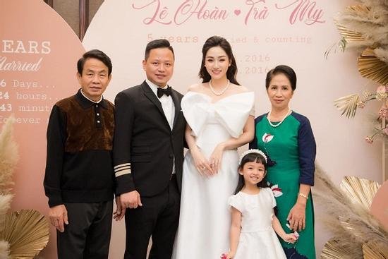 Bố mẹ chồng quyền lực của Á hậu Ngô Trà My hiếm hoi lộ diện