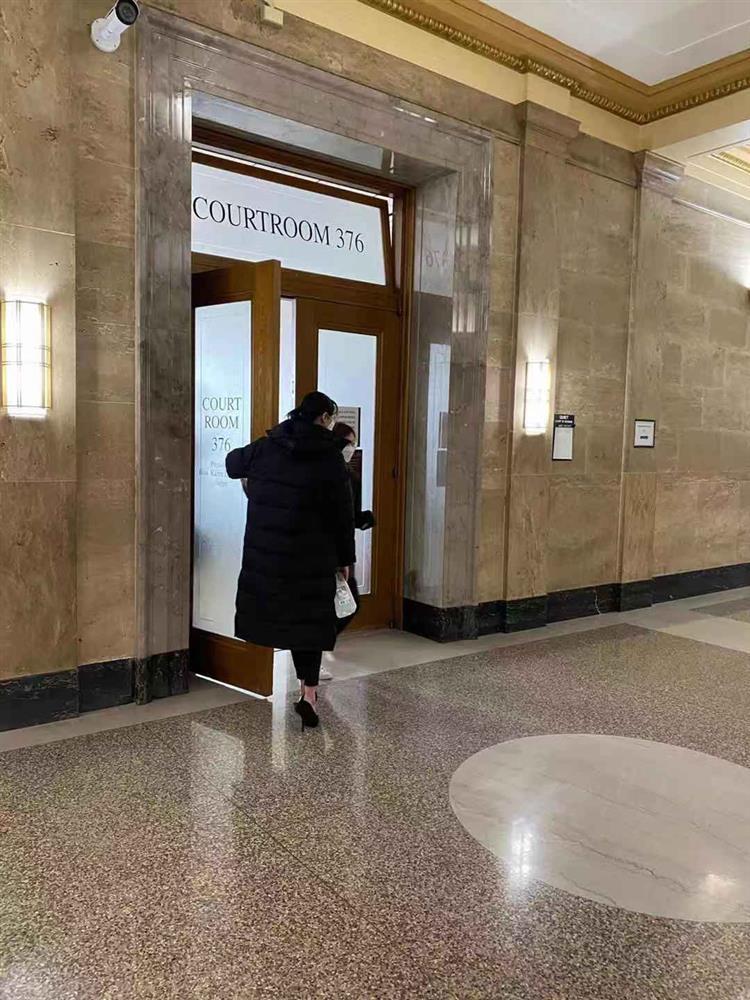 Trịnh Sảng xuất hiện nhợt nhạt trên tòa giành quyền nuôi 2 con-4