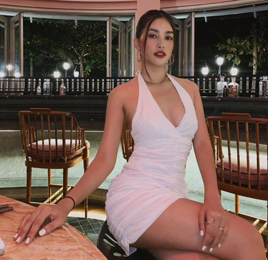 Tiểu Vy, Đỗ Mỹ Linh hở bạo liệt sau khi kết thúc nhiệm kỳ Hoa hậu-3