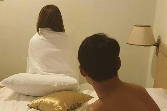 Vào nhà nghỉ với 'phi công trẻ', người phụ nữ chết thảm