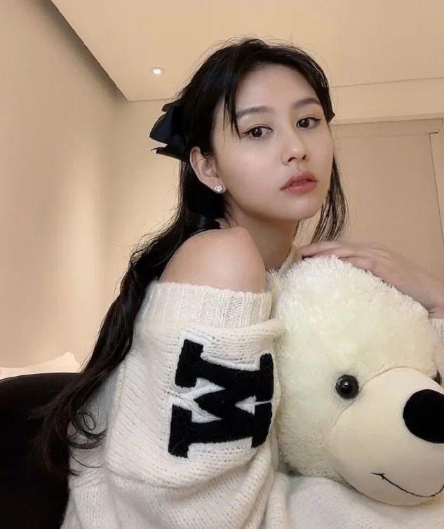 Con gái bom sex Khâu Thục Trinh gợi cảm ngang ngửa mẹ-7