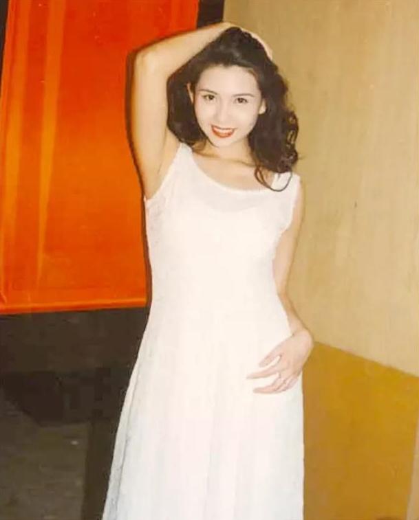 Con gái bom sex Khâu Thục Trinh gợi cảm ngang ngửa mẹ-5