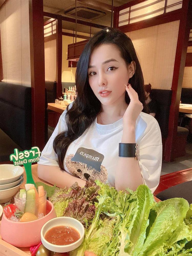 Hiếm hoi mặc kín, Ngân 98 tự nhận ngoan nhưng bị ném đá vì cách tạo dáng-5