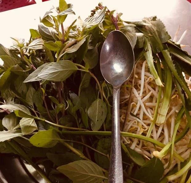 Nghi vấn nhóm review cố tình hạ bệ phở Sài Gòn để câu tương tác gây bức xúc-2