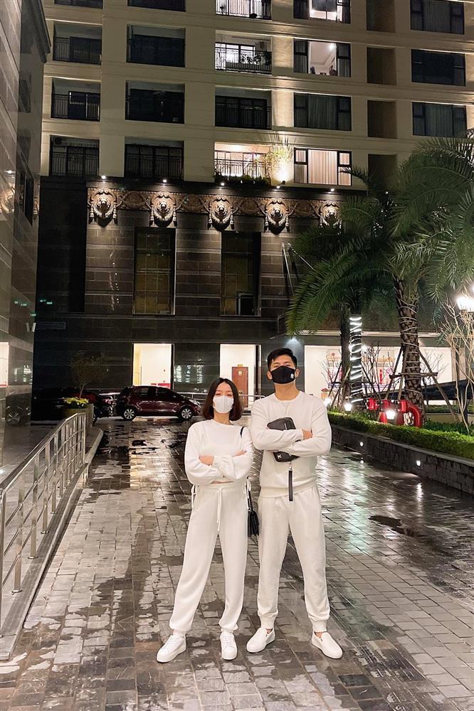 Lệ Quyên xăm trổ vì mê mệt Lâm Bảo Châu?-6