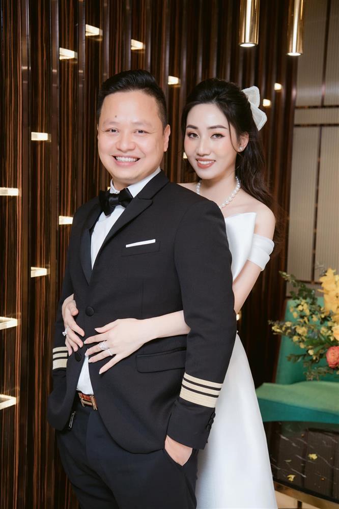 Bố mẹ chồng quyền lực của Á hậu Ngô Trà My hiếm hoi lộ diện-1