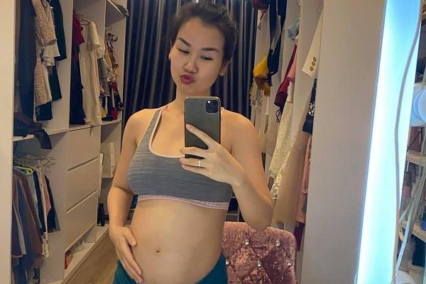 Bầu 6 tháng, Võ Hạ Trâm vẫn đi hát, tập gym và ăn chay trường-7