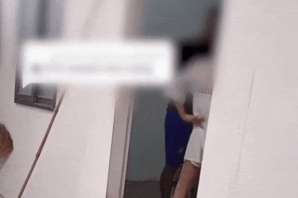 Đánh ghen '3 mặt 1 lời' căng đét: Sôi máu vì gã đàn ông bội bạc