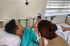Hùng Dũng gọi video call cho con trai trước khi phẫu thuật