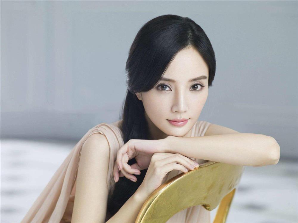 Rộ tin Lý Tiểu Lộ bị lừa 43 tỷ vì tìm đường quay lại showbiz-3