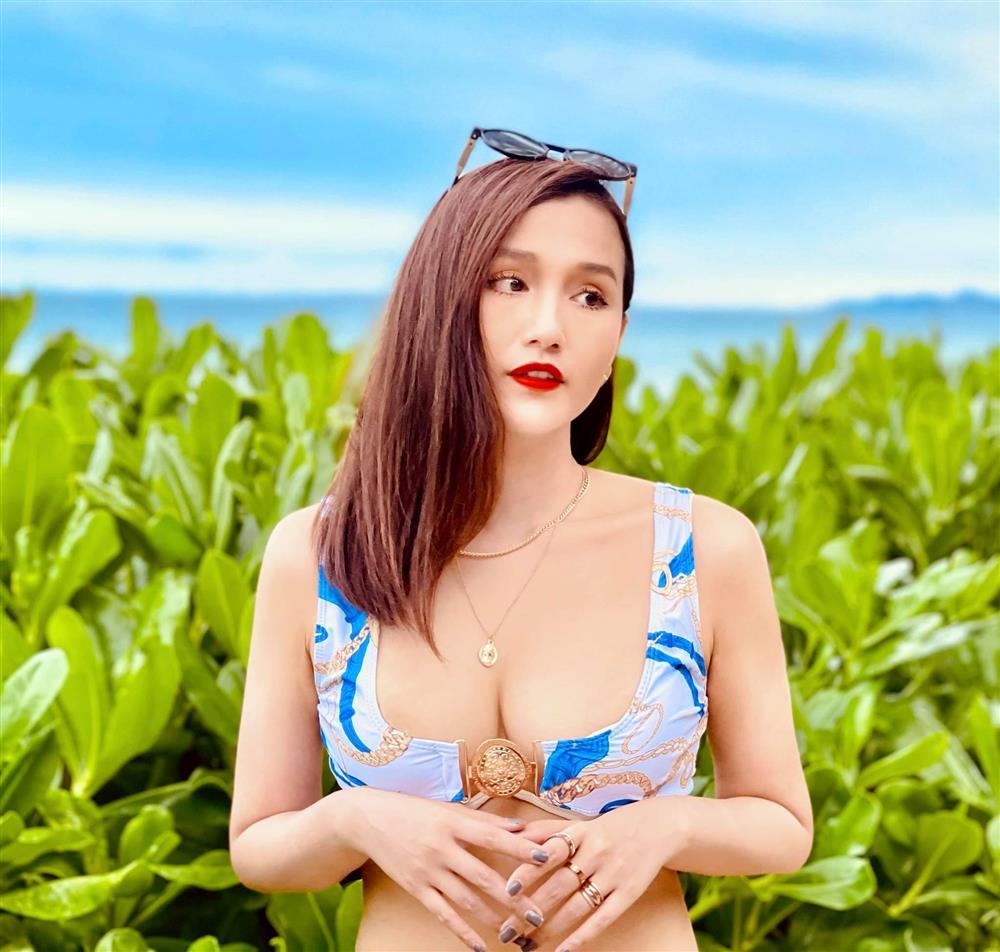 Lã Thanh Huyền chăm khoe vòng 1 phồn thực sau nghi án dao kéo-9